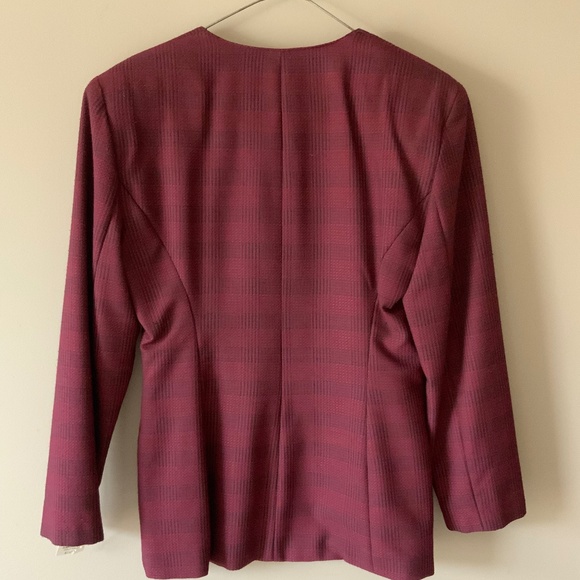 Jacket/skirt set with matching earrings - Picture 2 of 10